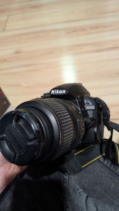 Aparat foto DSLR Nikon D3100
