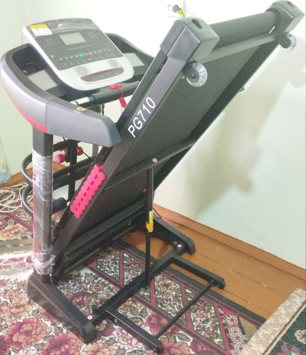 Беговая дорожка сатилади.