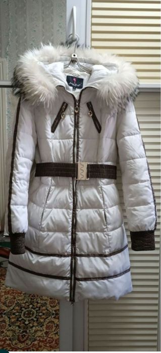 Пуховики и куртки женские