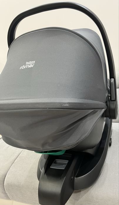 Столче за кола Britax Romer Baby Safe с основа за детско столче ISOFIX