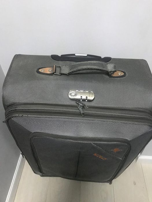 Продаю бу Чемодан