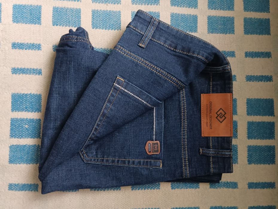 Джинсы подростковые размер 30.