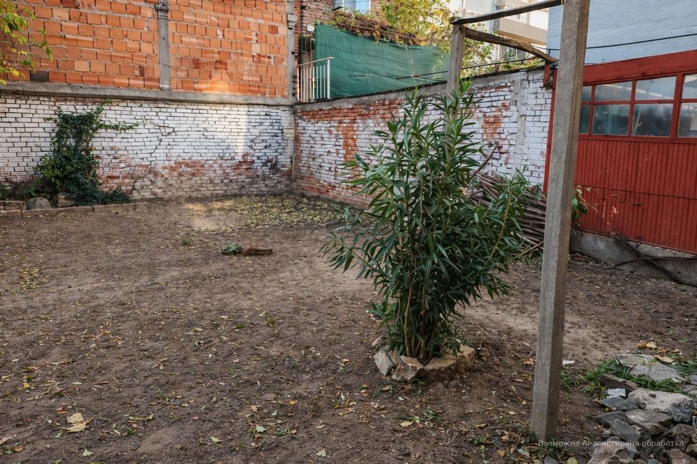 Къща близнак за продажба в кв. Каменица 1