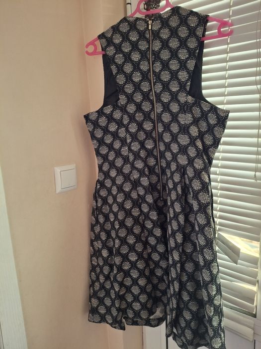 Официална рокля 44