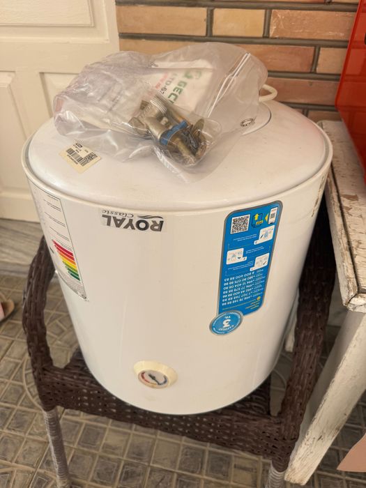 ROYAL 50L suv isitgich (Ariston) – juda yaxshi holatda