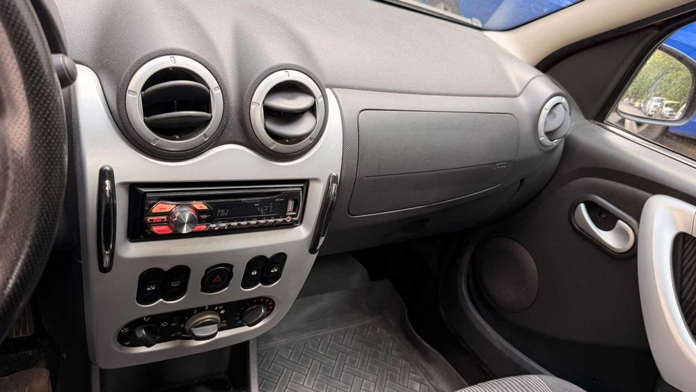 Autoturism Dacia Logan