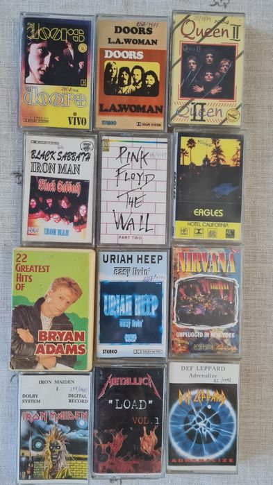 Vândut. Lot de 12 casete audio.