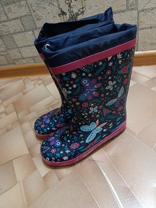 Резиновые сапоги для девочки