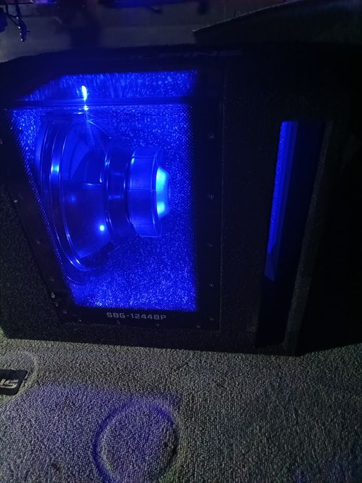 Сабвуфер Alpine с усилителом