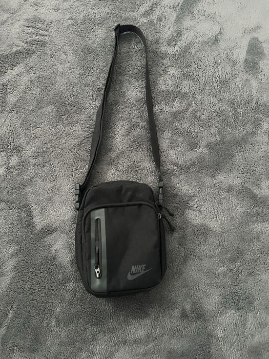 Чантичка nike
