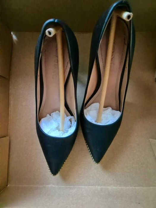 Черни кожени обувки на висок ток, Coach, 36