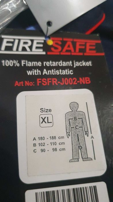 продам  два костюма