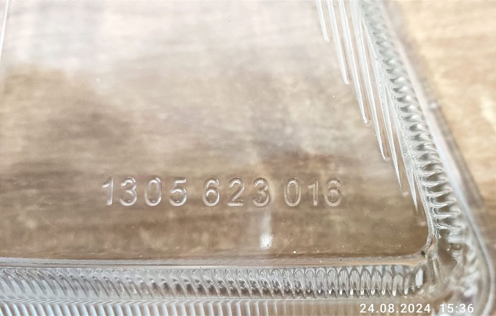 Стекло на фару Мерседес w202