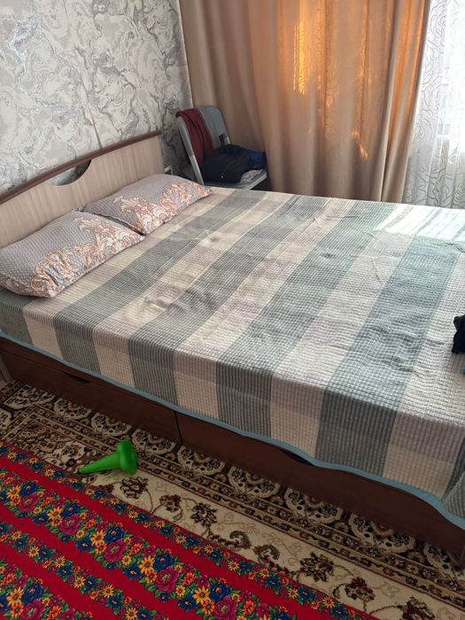 Продам двуспальную кровать