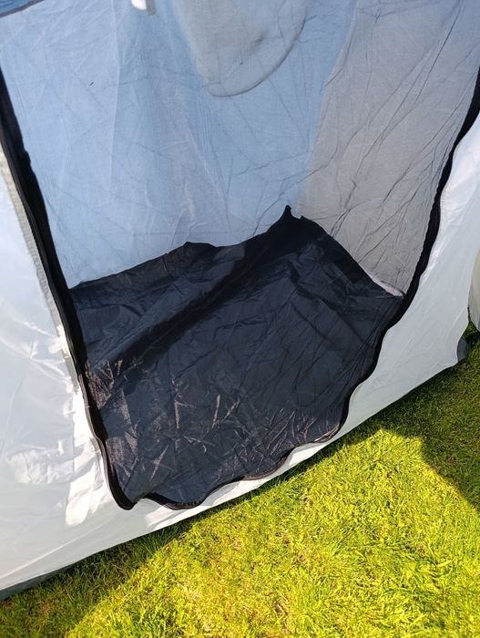 Четириместна двуслойна палатка