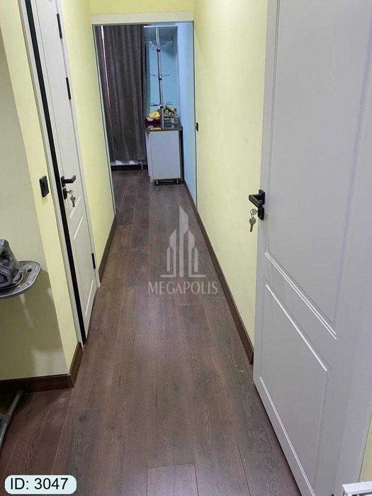 sharq 1 kivi magazin tarafda 1 xona kvartira sotiladi №3047