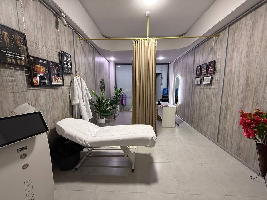 Урганч шахар марказида ОФИС учун мўлжаллаган жойлар ижарага берилади.