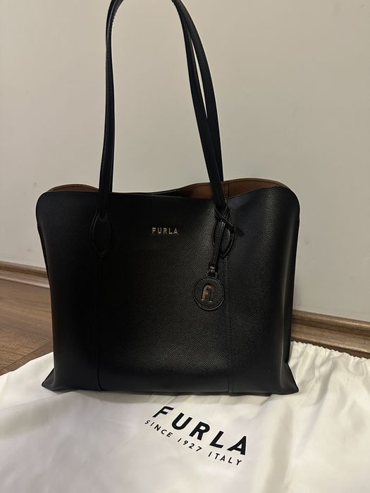Чанта FURLA Vittoria Tote