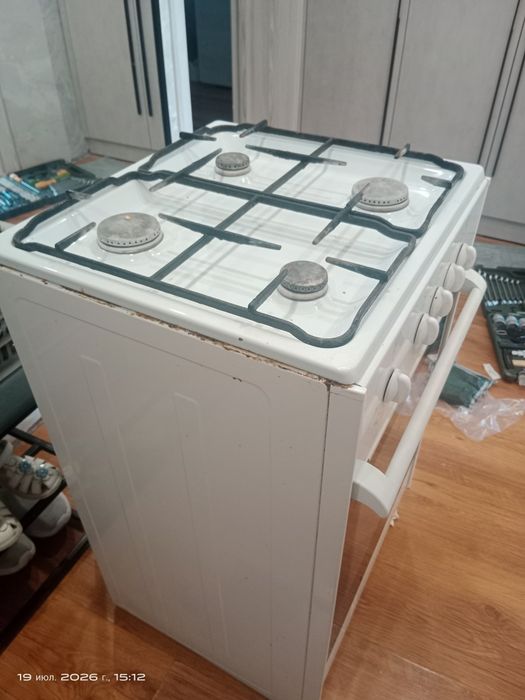 Продам газовую плиту