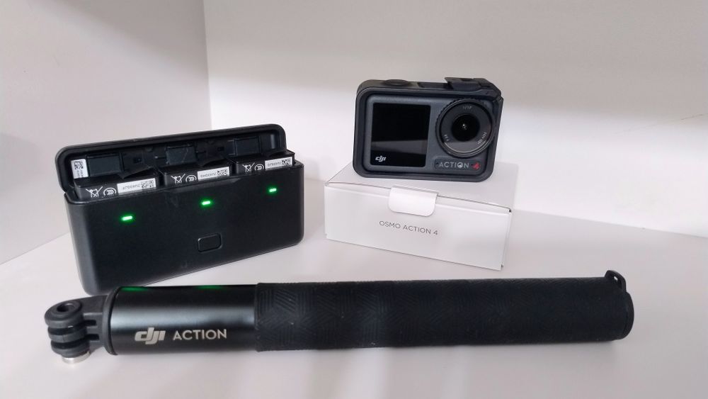 DJI Osmo Action 4 Adventure Combo