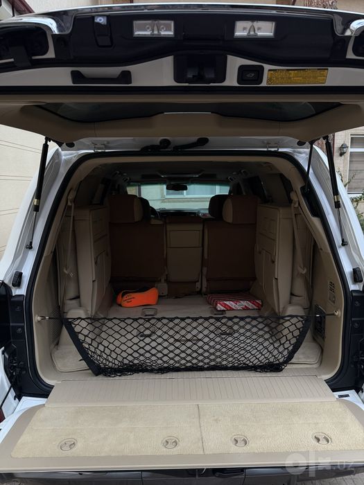 Lexus LX 570 Wite.
