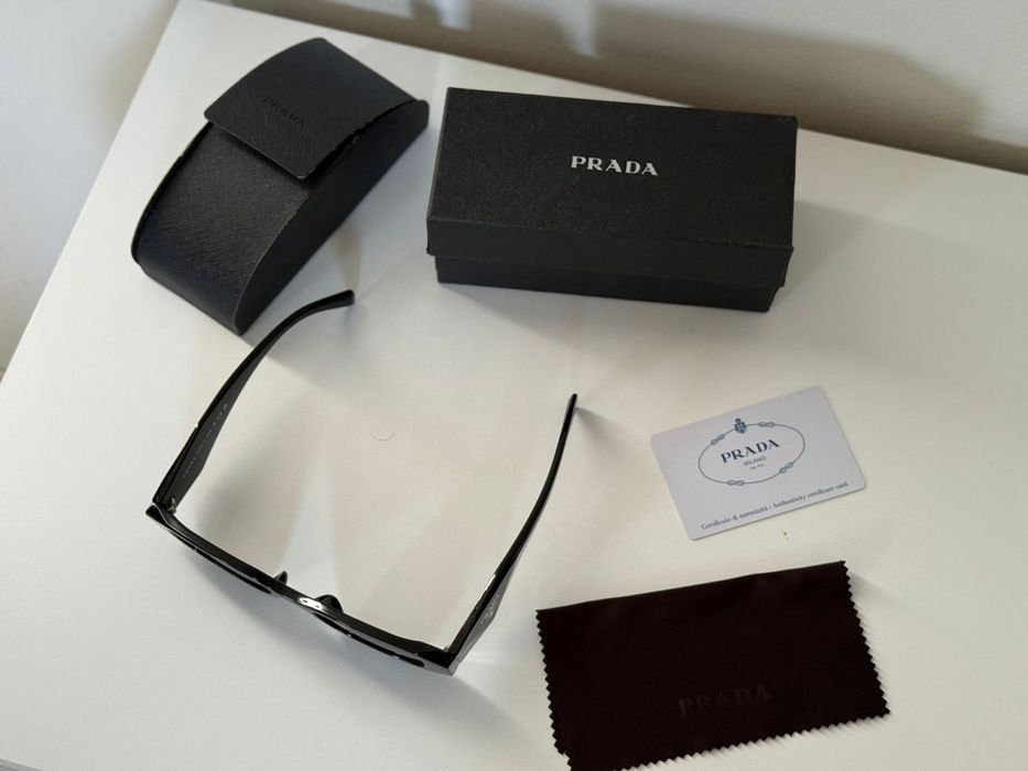 Ochelari de soare Prada