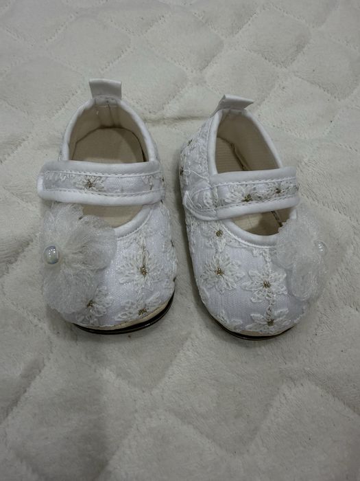 Продам пинетки детские