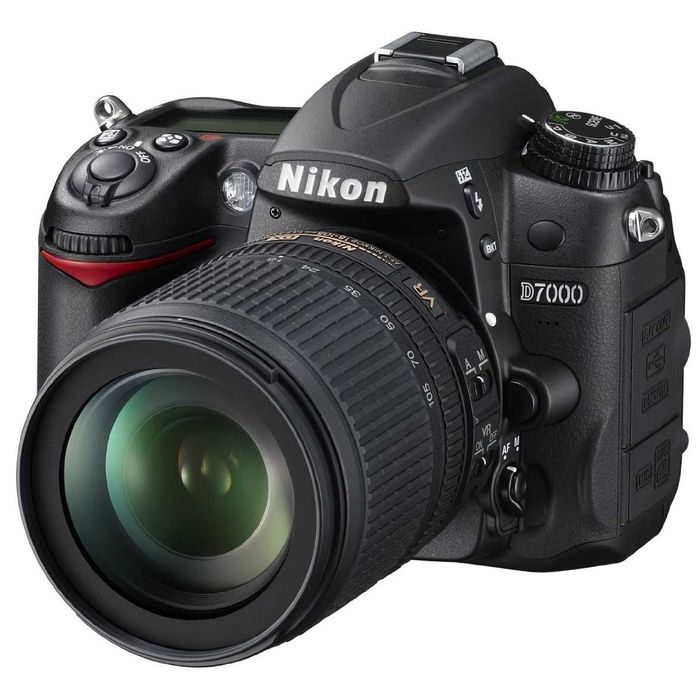 Nikon D 7000, aproximativ 20k cadre