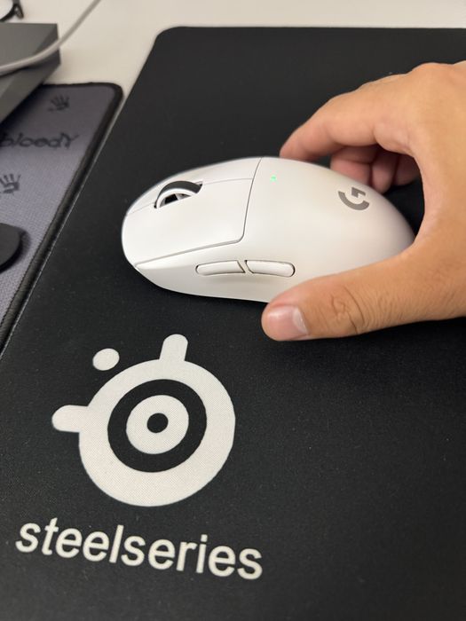 Продам мышь Logitech Superlight