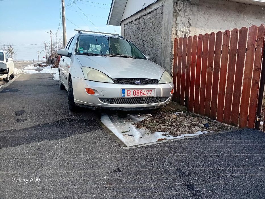 Bara fata/far/aripa ford focus 1