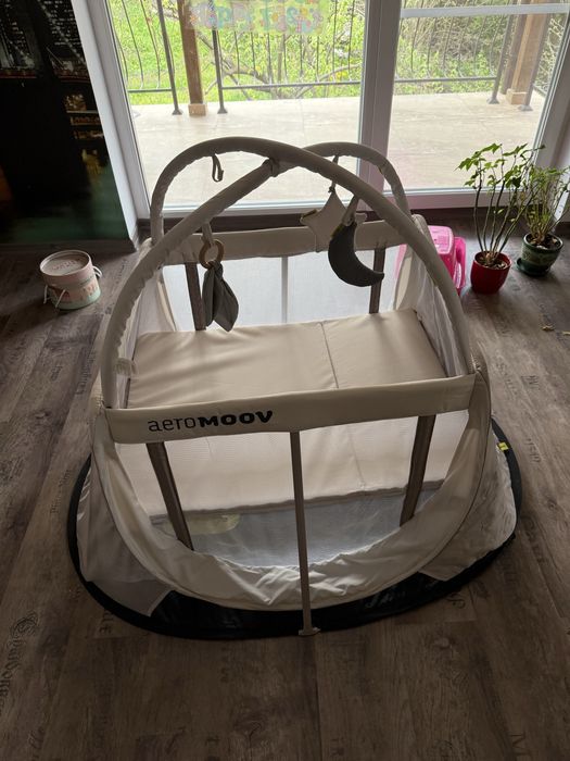 Кошара AeroMoov AeroSleep + арка с играчки