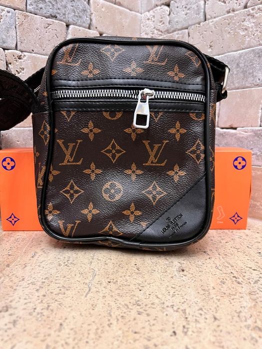 Мъжки чанти през рамо.