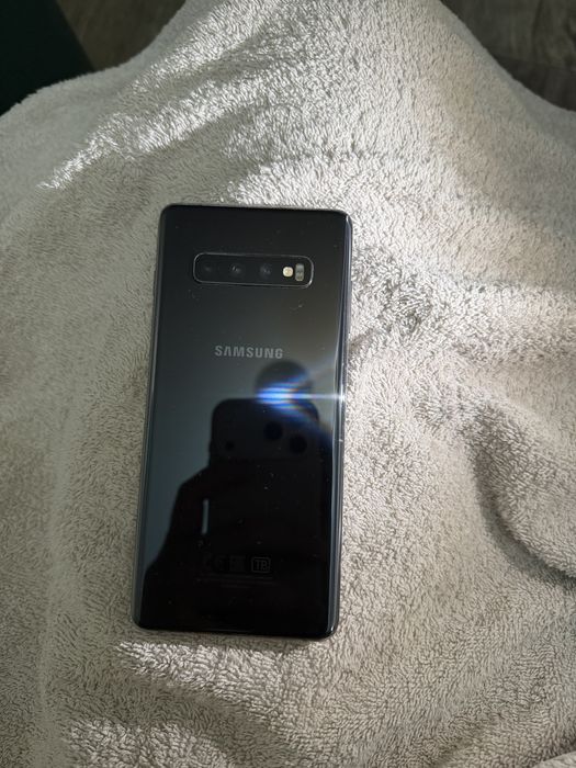 Продается Samsung S 10 + в отличном состоянии