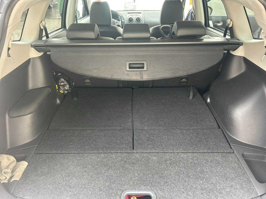 Автомобил Nissan Qashqai  5+2