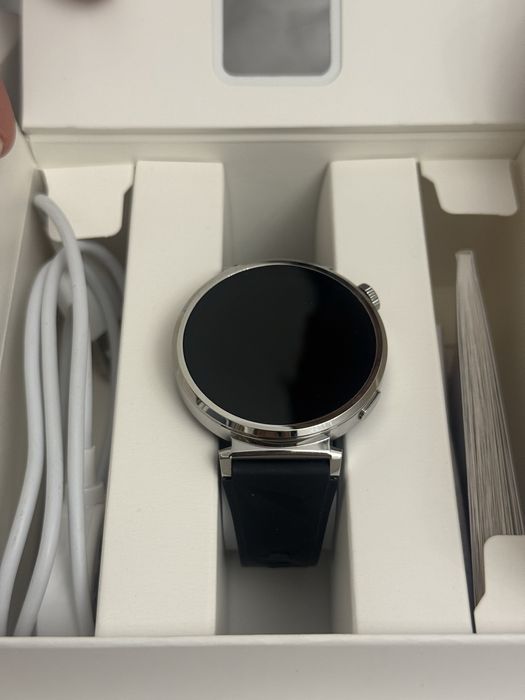 Смарт-часы Huawei Watch GT 5 (41mm) Black Fluoroelastomer Strap