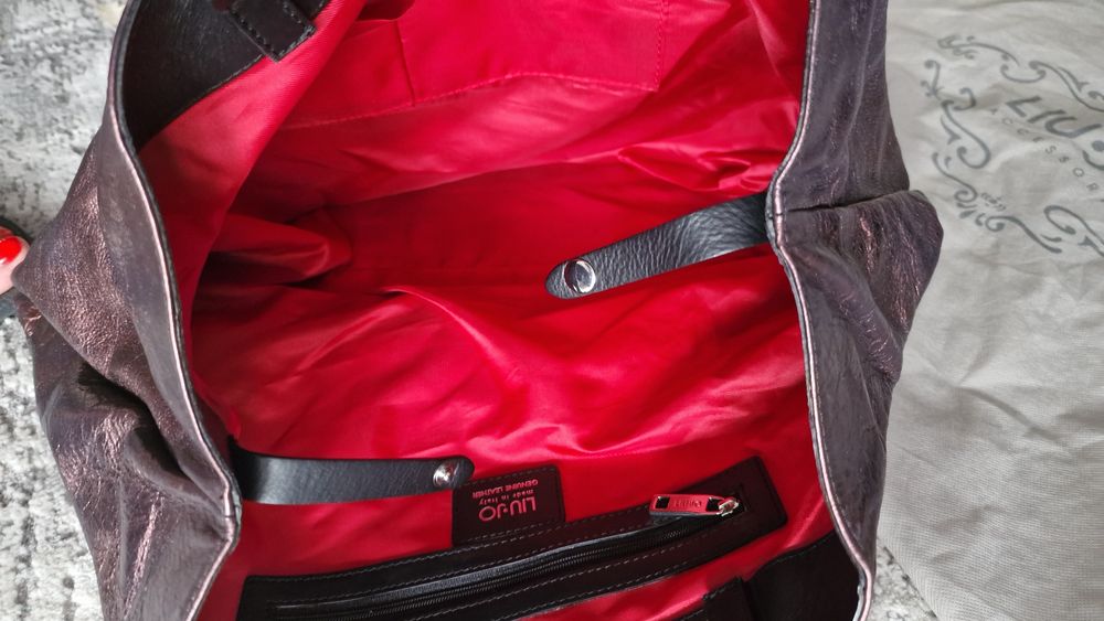 Geanta de umar Liu Jo.