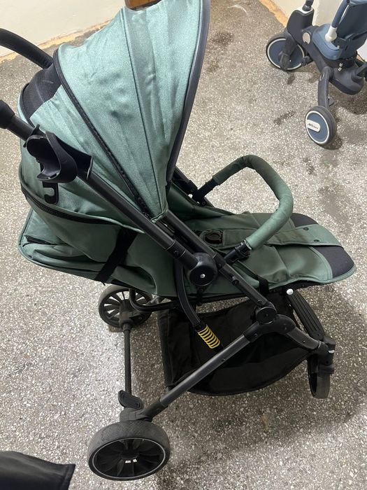 пподаю детскую уоляску