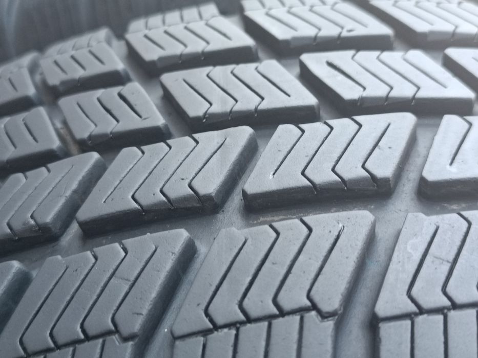 ЖЕЛ.ДЖ с гуми 205/70/15 Barum