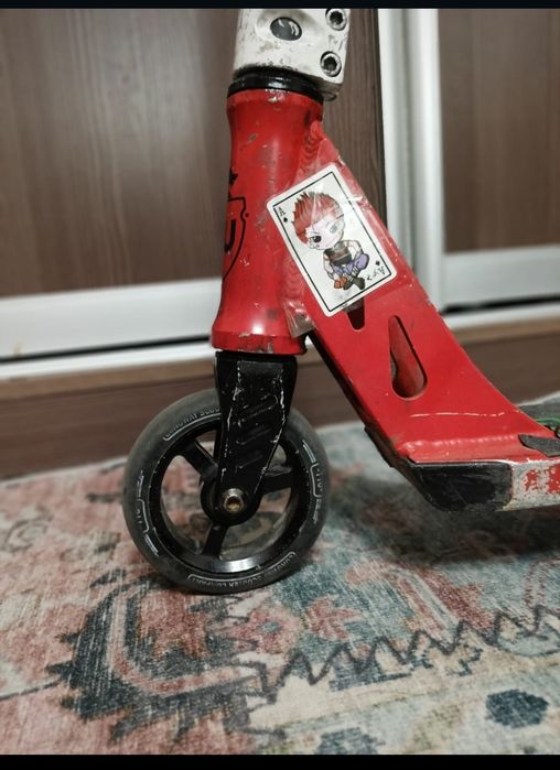 Продам трюковой самокат longway метро