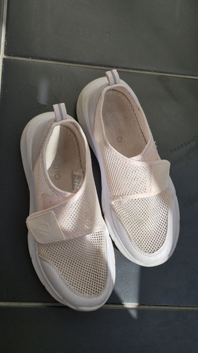 Кроссовки  для девочки летние 33