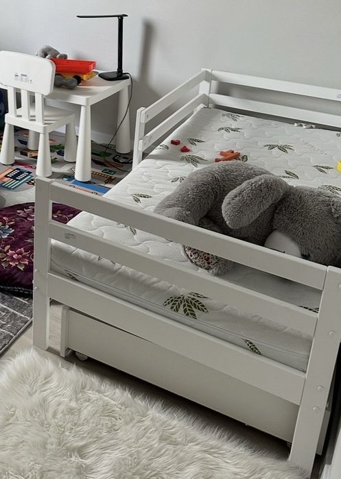 Детская кровать с матрасом