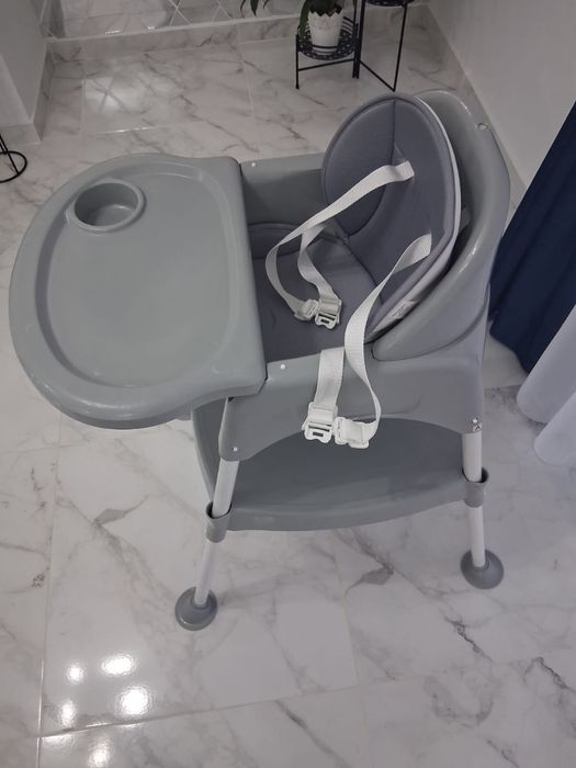 Scaun de masa pentru bebe