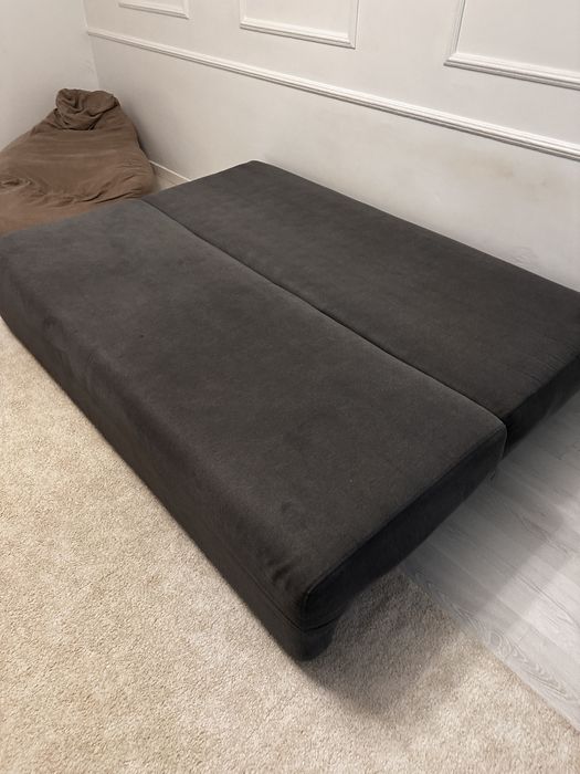 Canapea extensibila pentru living