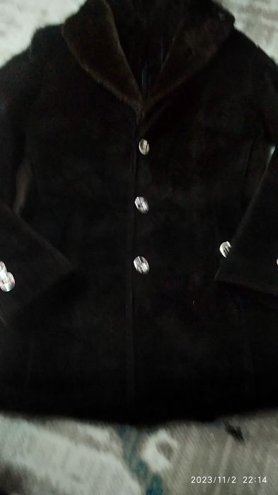 Palto sotiladi yangi