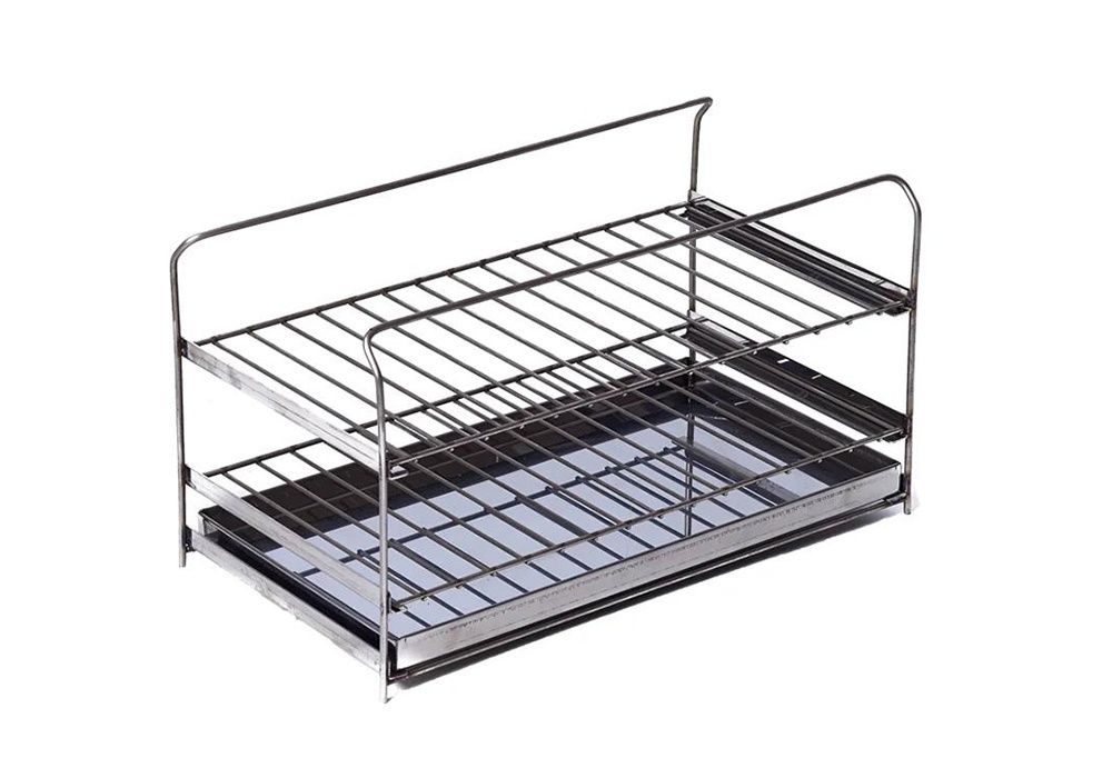 Пушилня за месо и риба и дървени стърготини за опушване