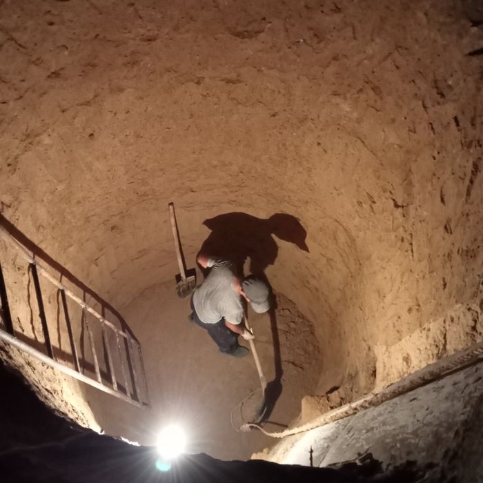 Жер қазу, құбырларды жүргізу, траншея, септик, сантехник жұмыстары,сан
