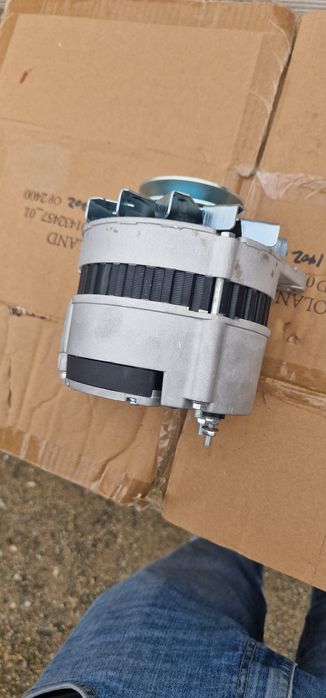 Alternator 12 v cu releu incorporat tractor ford fiat case