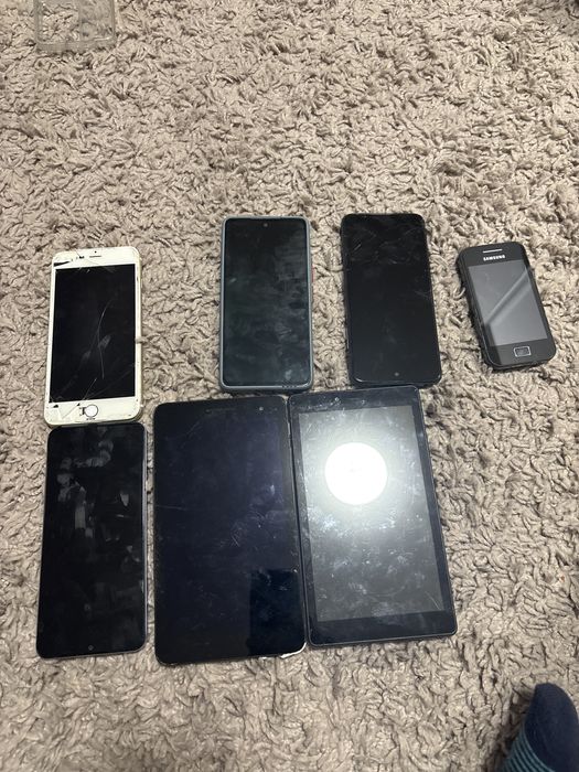 Продавам телефони