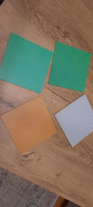 Piese Lego , piese dezmembrai și placi de baza