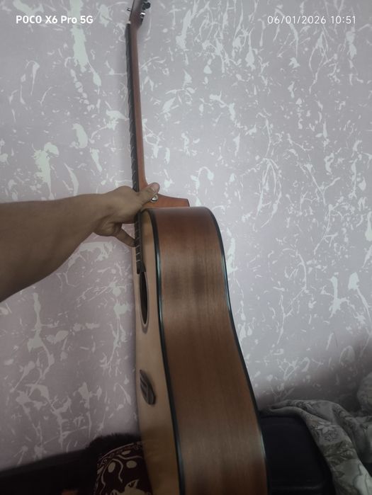 Gitara Sotiladi Holati Zo'r